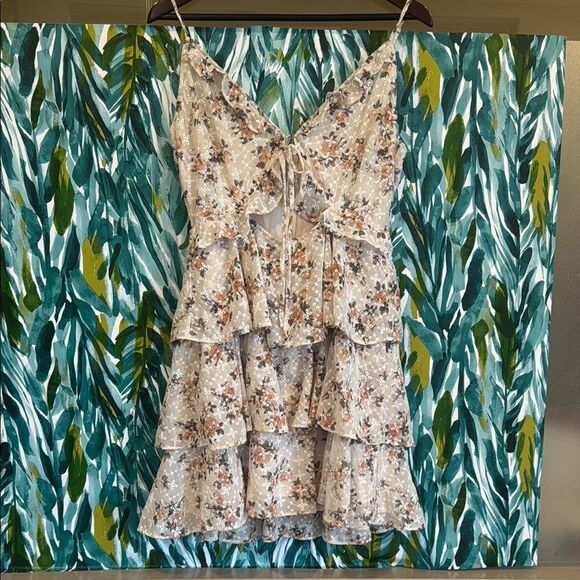 Storia Elegant Cream Floral Tiered Dress - Picture 1 of 7